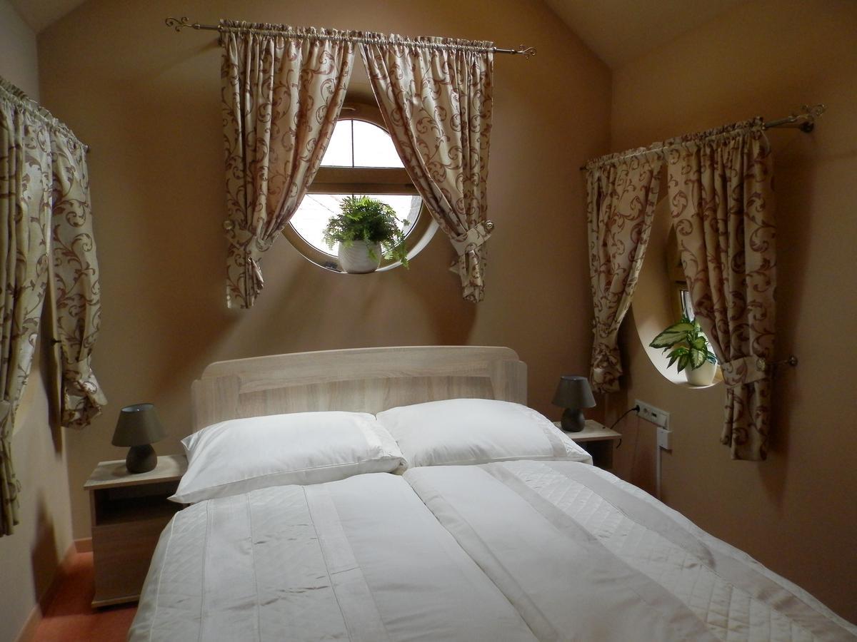 Bed and Breakfast Nagyret Panzio Эгер Экстерьер фото