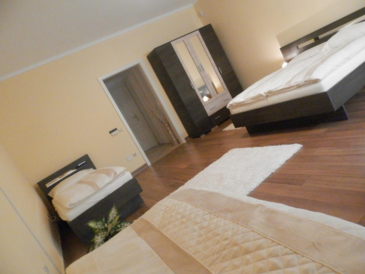 Bed and Breakfast Nagyret Panzio Эгер Экстерьер фото