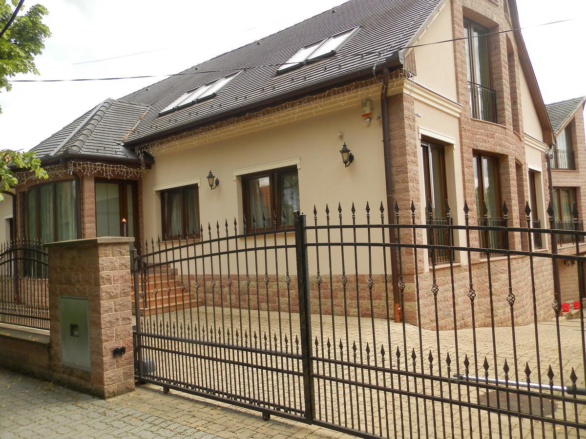 Bed and Breakfast Nagyret Panzio Эгер Экстерьер фото