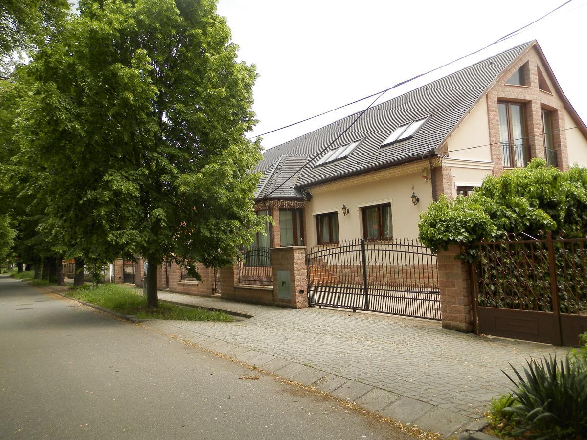 Bed and Breakfast Nagyret Panzio Эгер Экстерьер фото